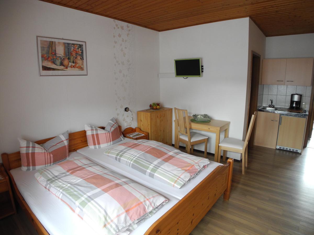Gaestehaus Steuer Bruttig-Fankel Quarto foto